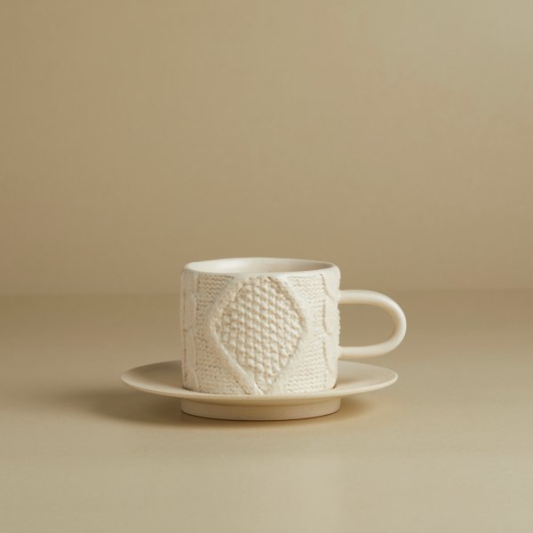 cup and saucer 01